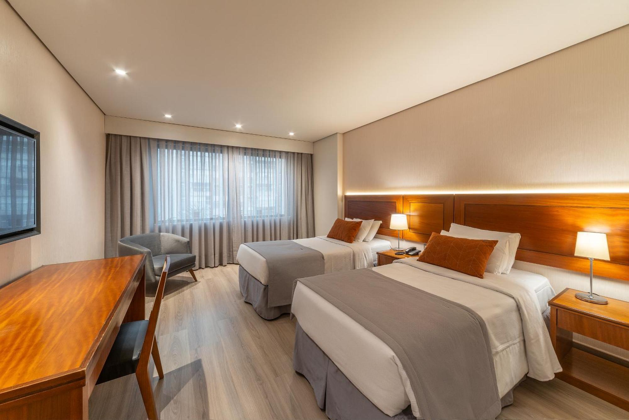 Quarto Twin Standard