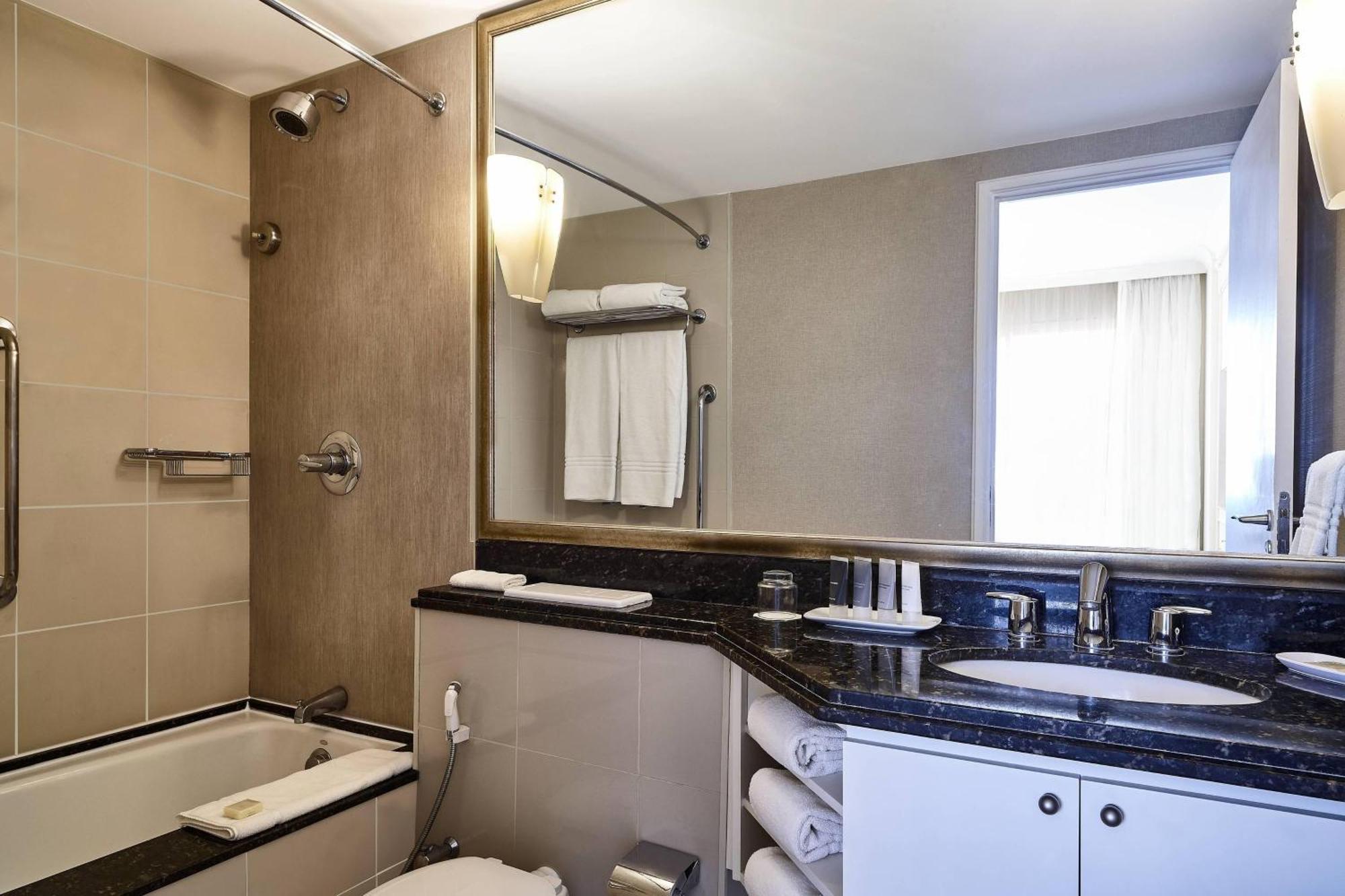 Apartamento com 2 Quartos,Varanda e Vista Cidade
