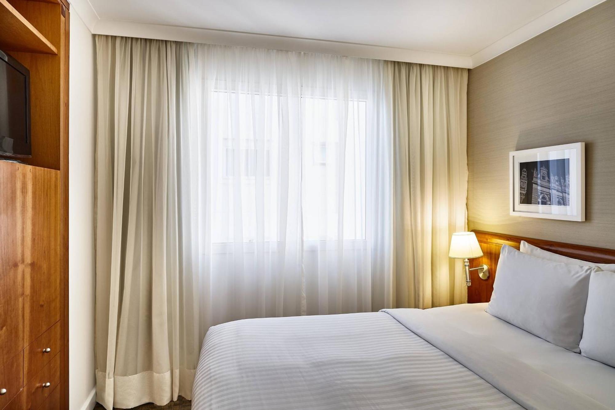 Apartamento com 1 Quarto, Varanda e Vista da Cidade