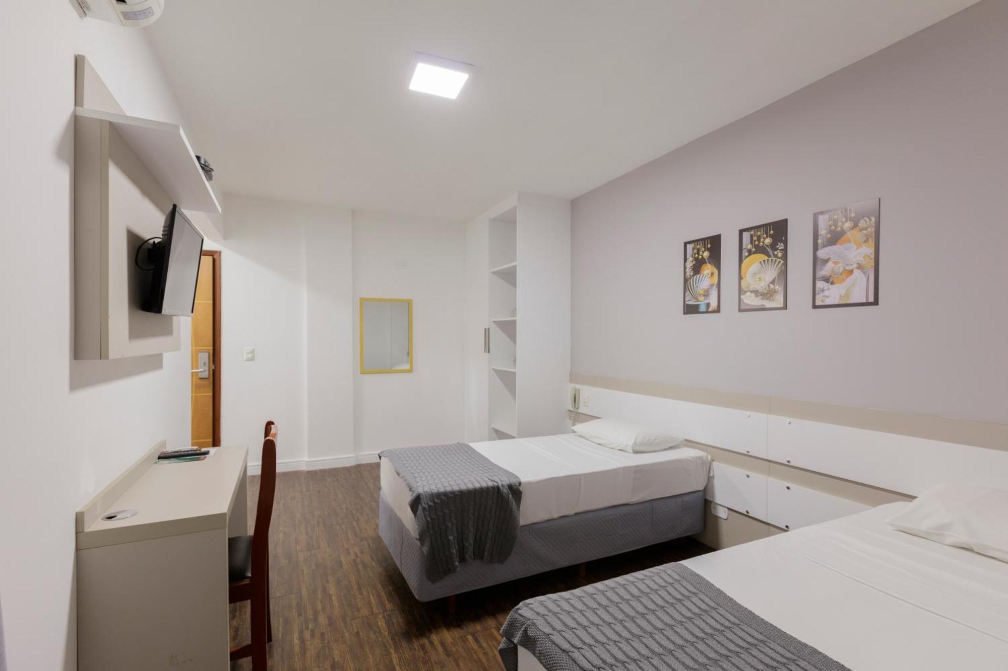 Quarto Twin Standard