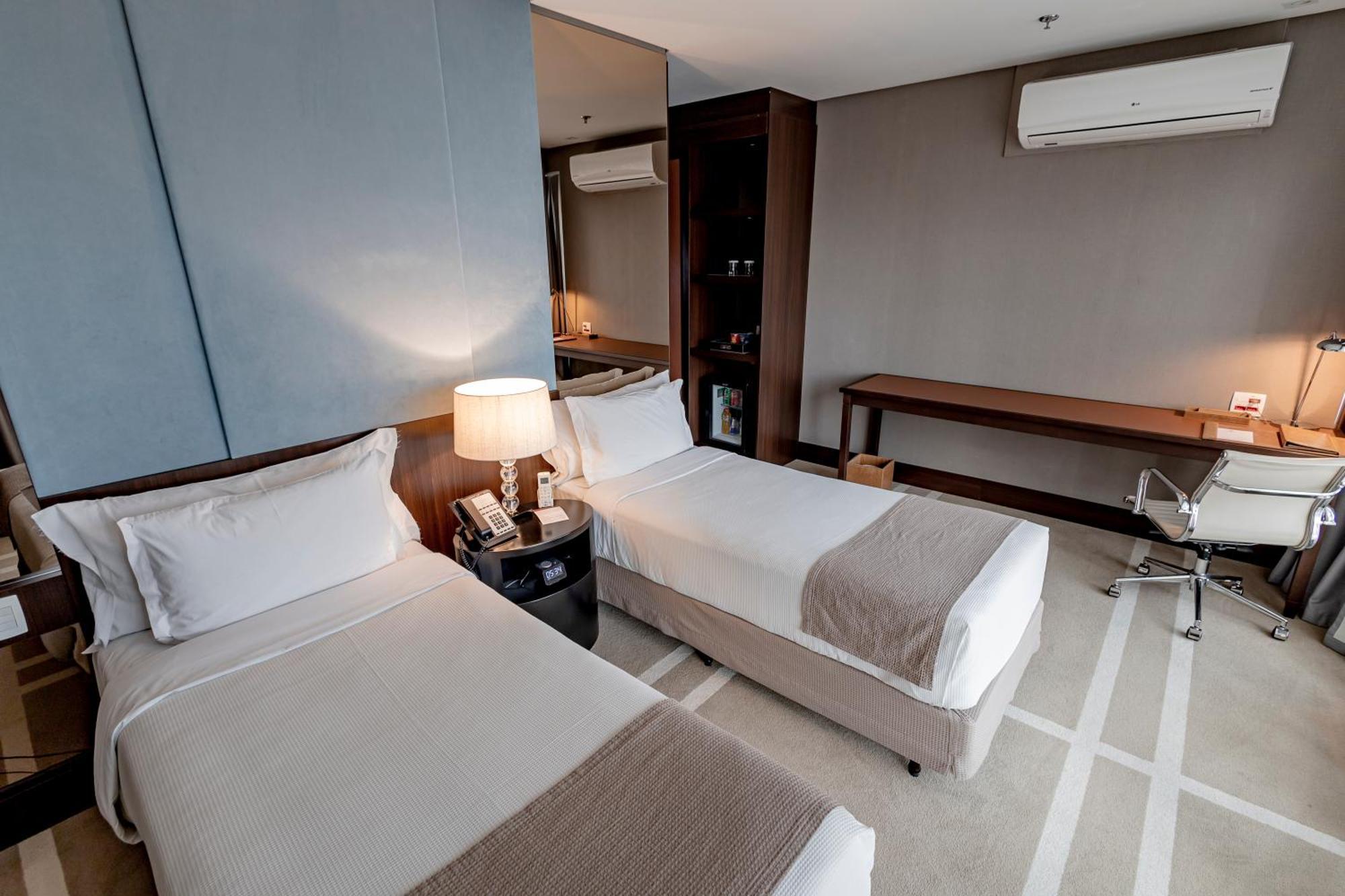 Quarto Twin Standard