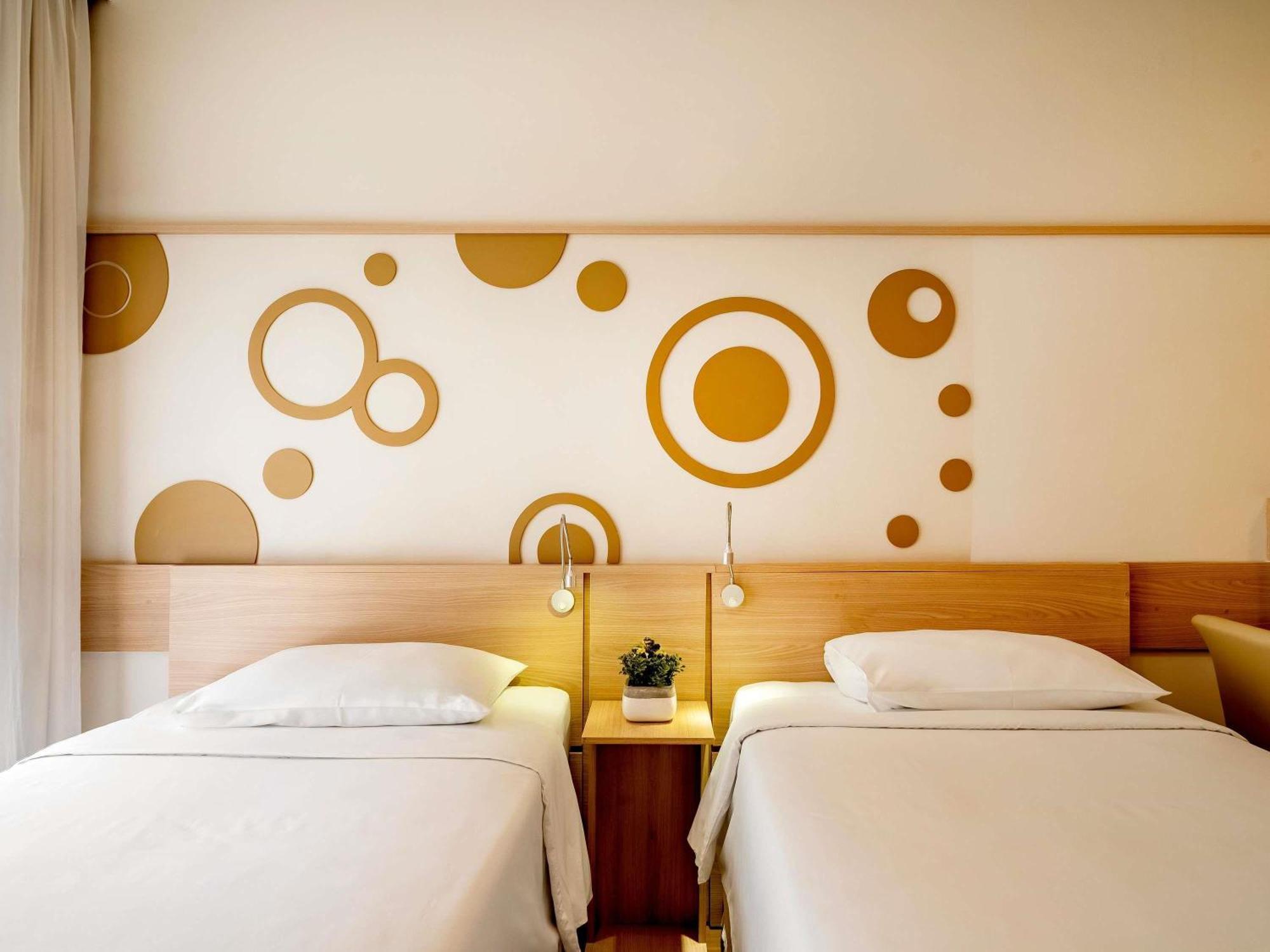 Quarto Twin Standard