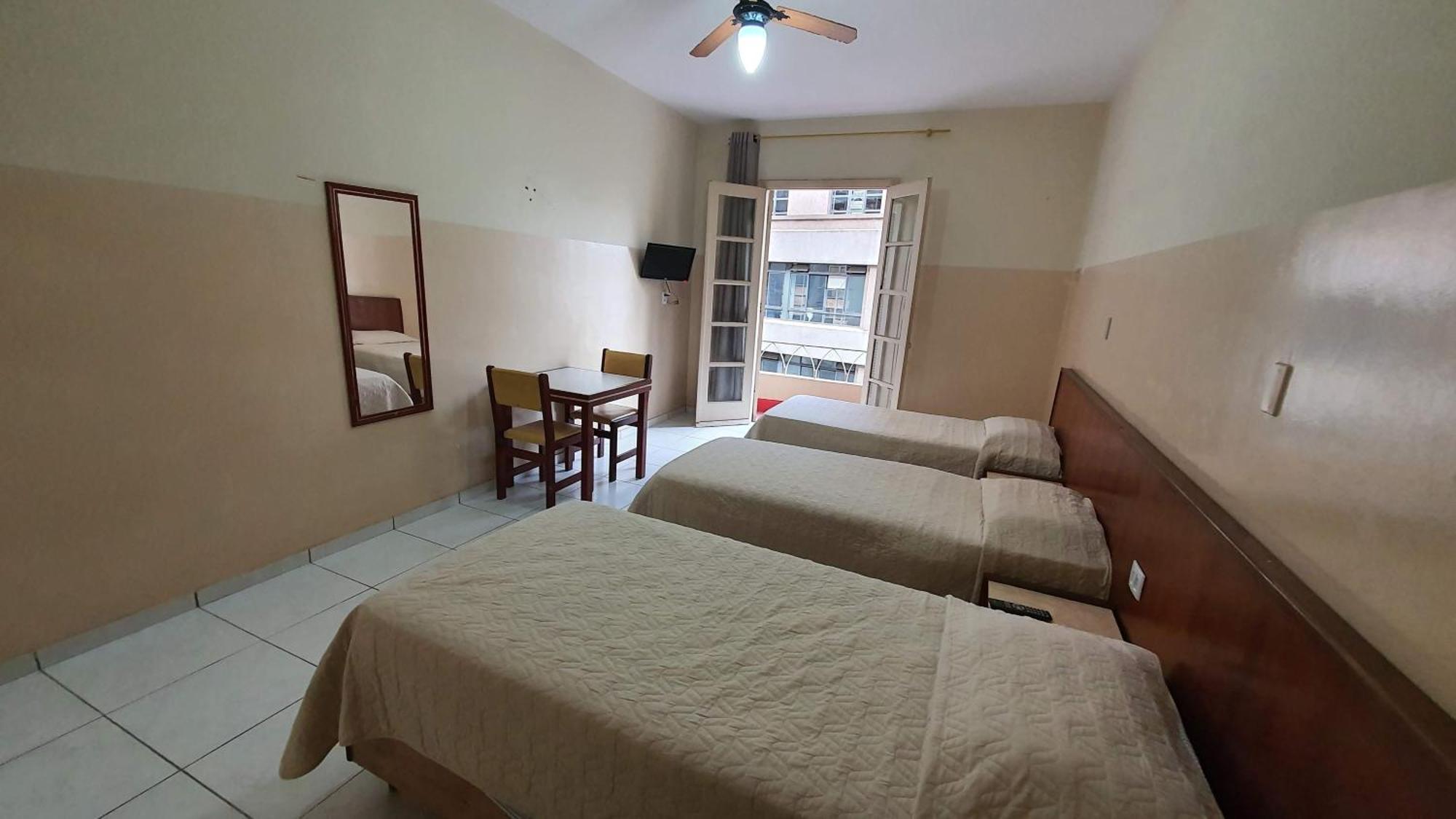 Quarto Triplo Standard
