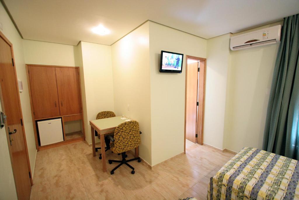 Quarto Twin Standard