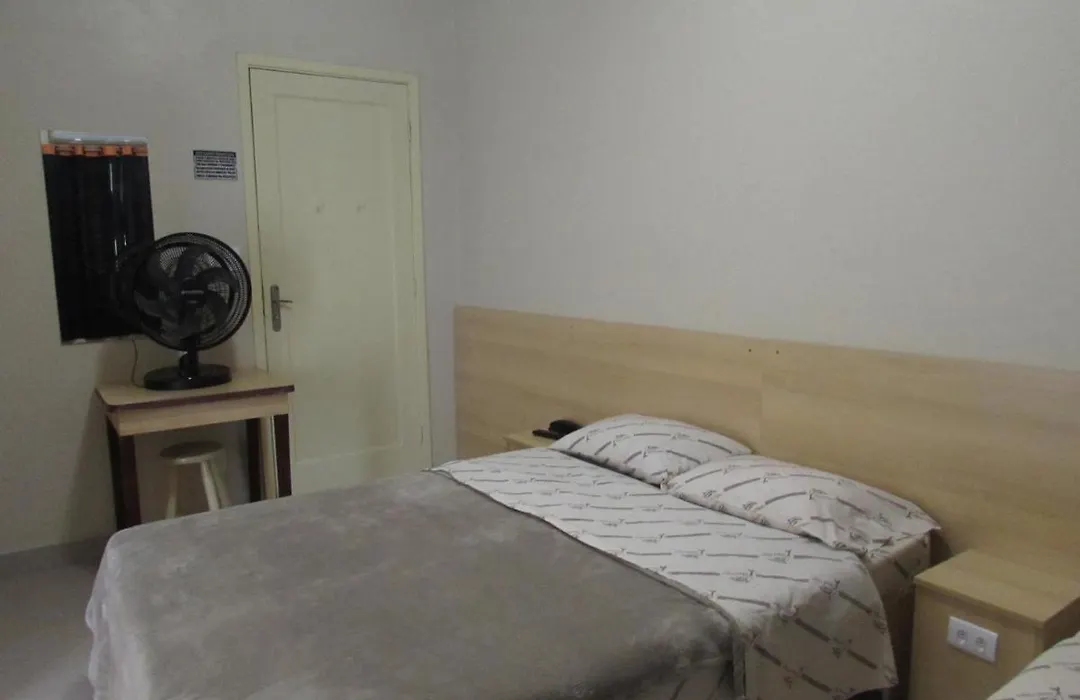Hotel Ideal Fliper Com Estacionamento Gratis Para Carro Pequeno Altura Padrao "Internet Fibra"-1