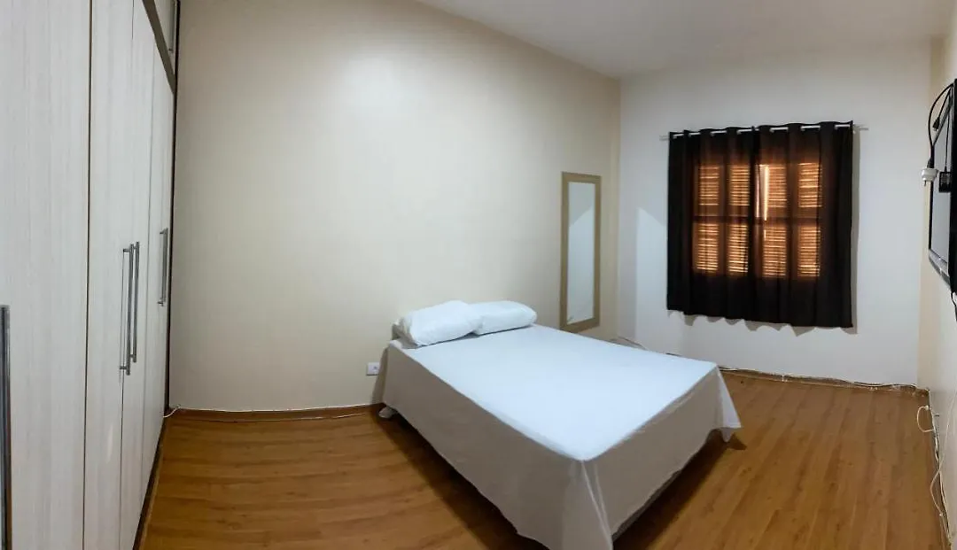 Apartamento para pessoas de família ou a negócio, Ap Grande 3 quartos no Brás próximo igreja Mundial,mercado municipal, 25 de março, templo Salomão, metro Dom Pedro ll, bancos, mercado e etc-1