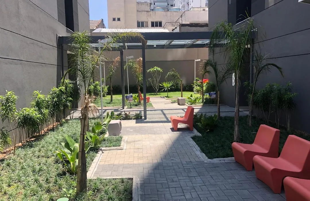 Loft aconchegante com piscina a um passo do metrô-1
