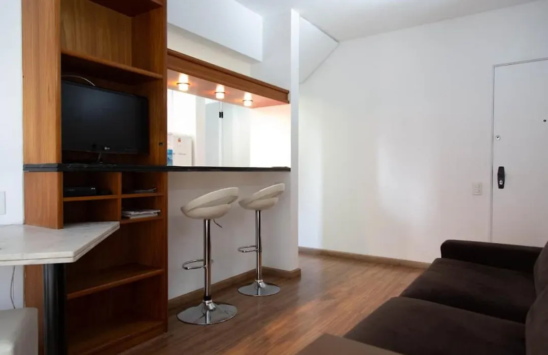 Itaim Bibi/Amplo Apartamento a melhor localização!-1