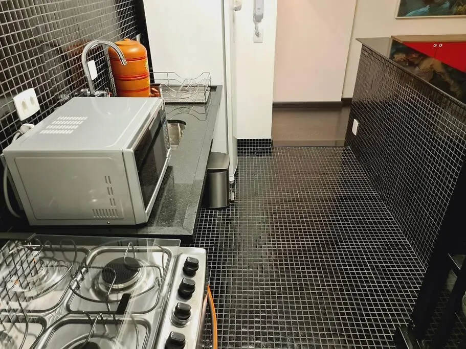 Apartamento prático com ótima localização.-1