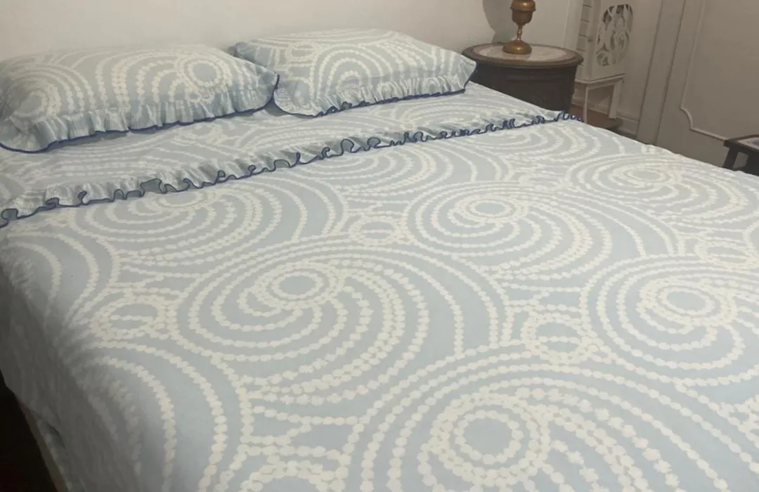 Quarto em Apartamento-1