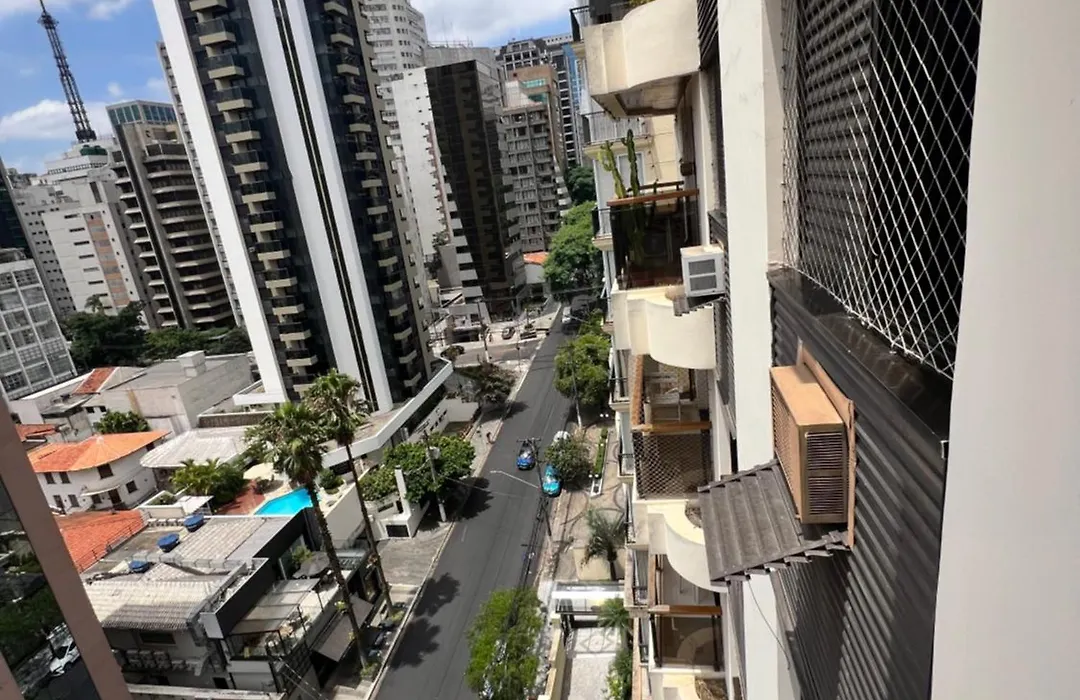 Flat Rua Haddock Lobo 867 com 2 Quartos e Sacada e Enxoval-1