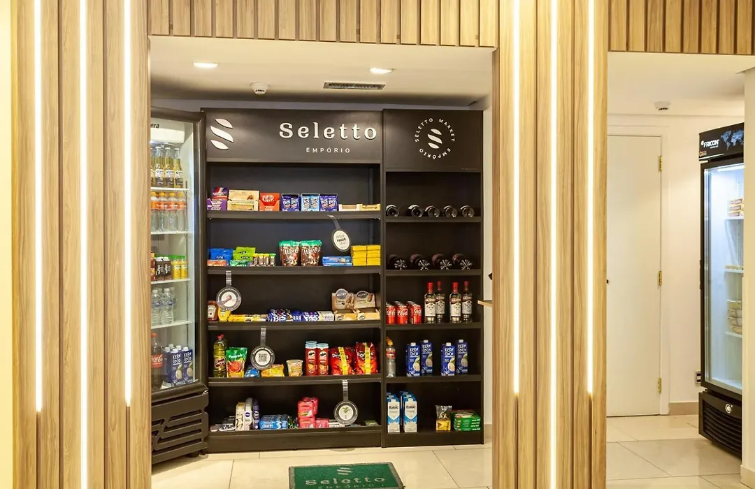 Paulista Wall Street Flat 10-1