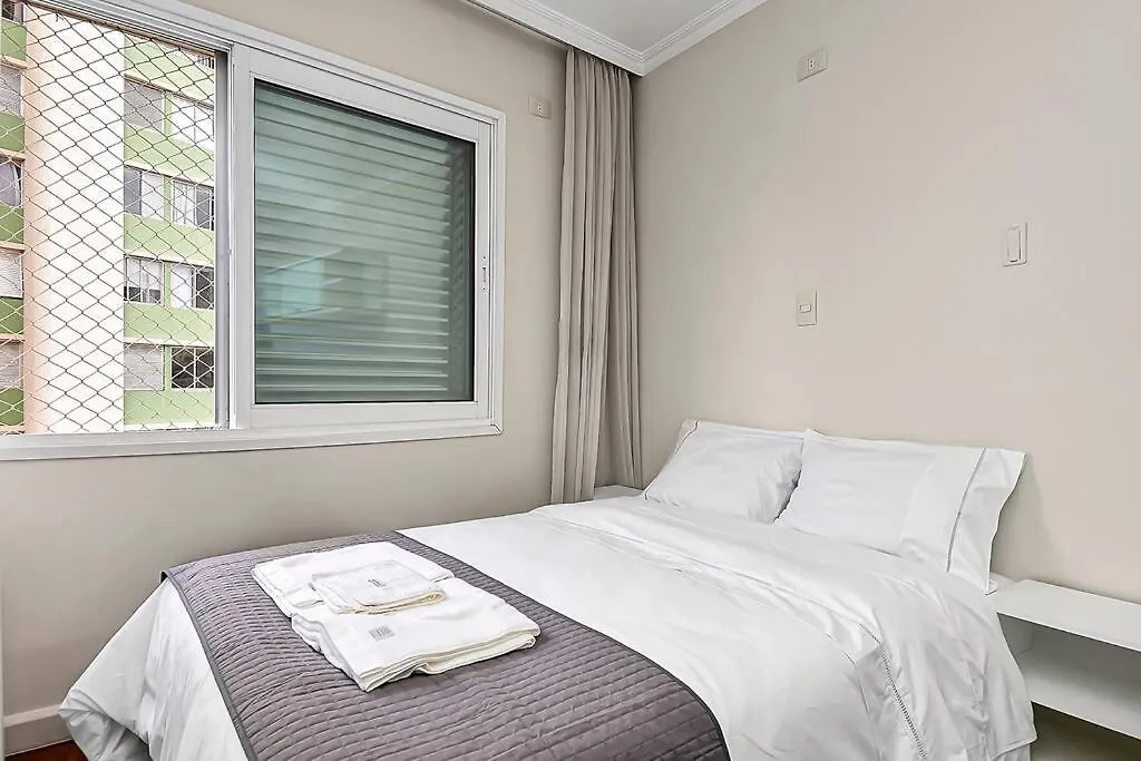 Lindo apartamento com 3 Quartos e Sacada na Liberdade-1