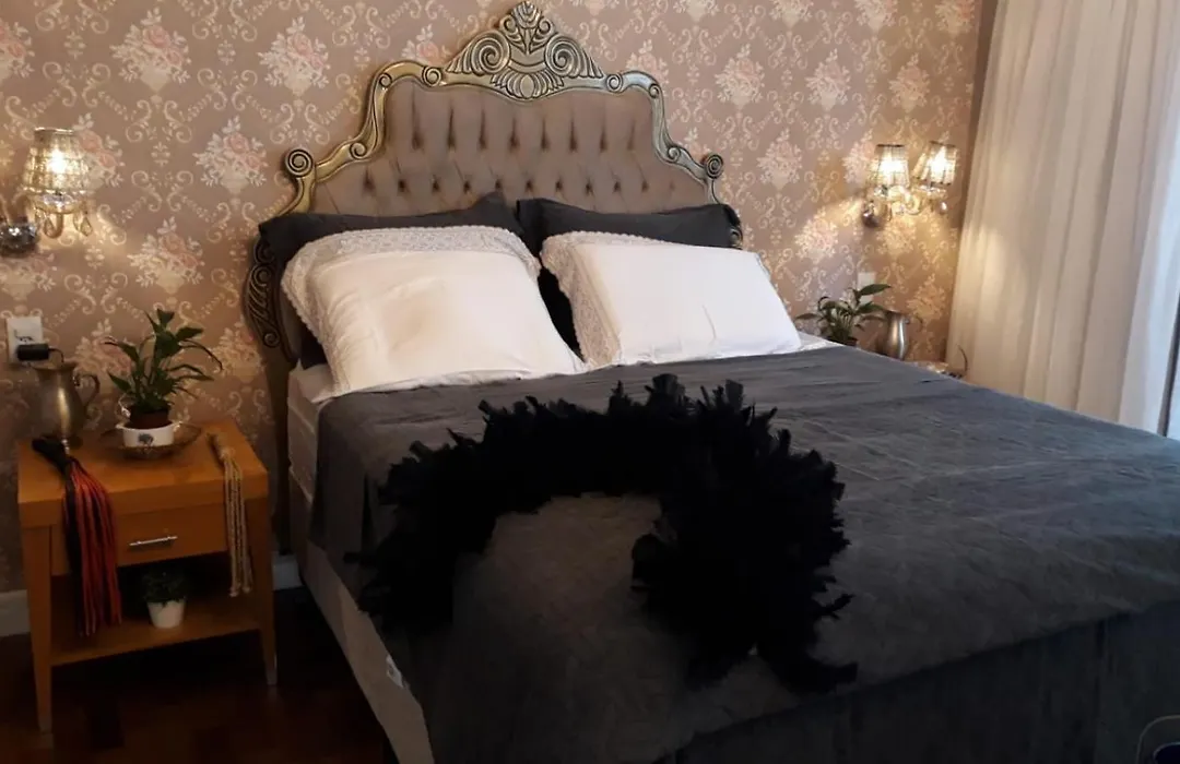 Studio Luxuria-1