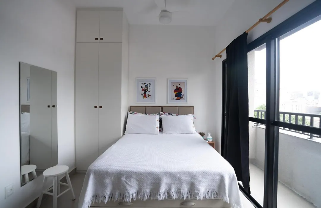 Studio em Pinheiros - 2 Quadras da Faria Lima e Vila Madalena-1