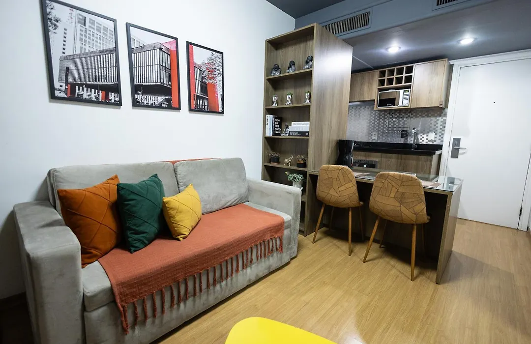 Suíte Decorada | Localização privilegiada Wi-Fi-1