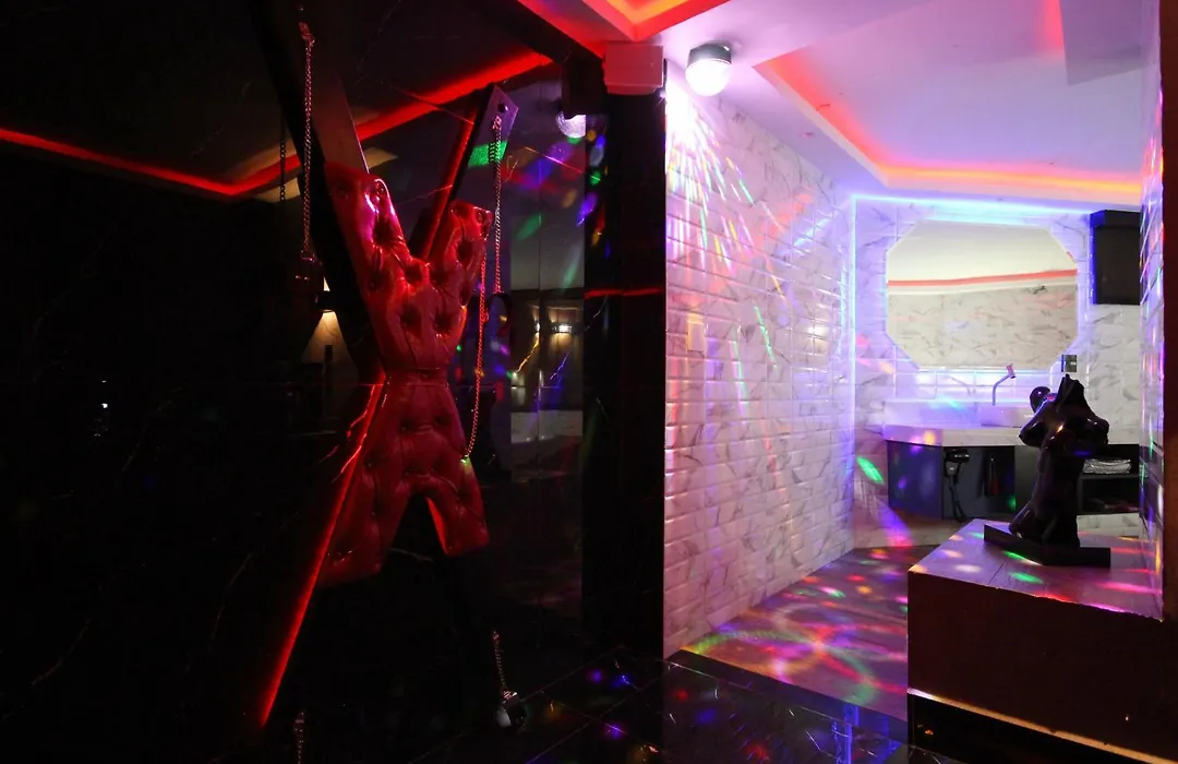 Euphoria Motel-1