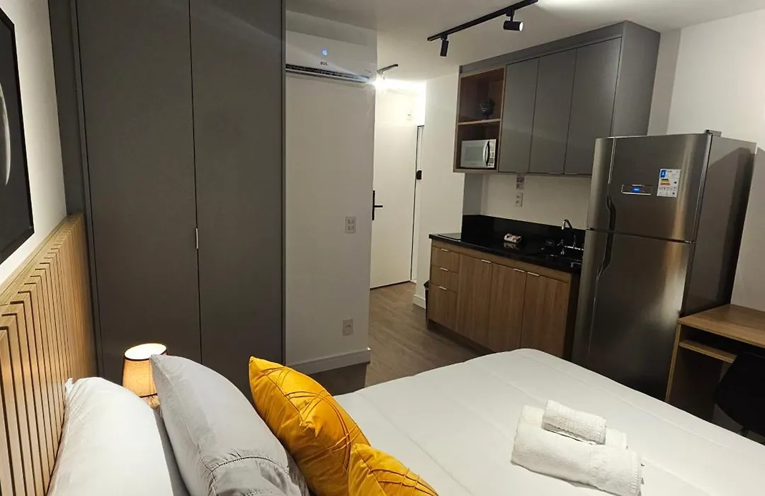 Studio Vila Madalena, Metrô, Moderno-1