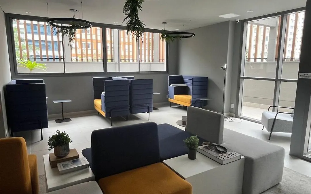Studio confortável com varanda, próximo ao metro e a Av Paulista - com locker pago para malas-1