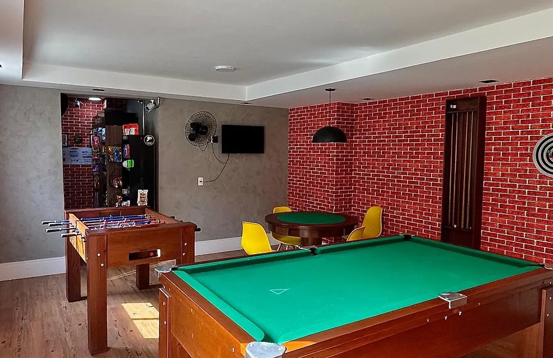 Apartamento aconchegante e moderno com varanda na Rua Guaicurus-1