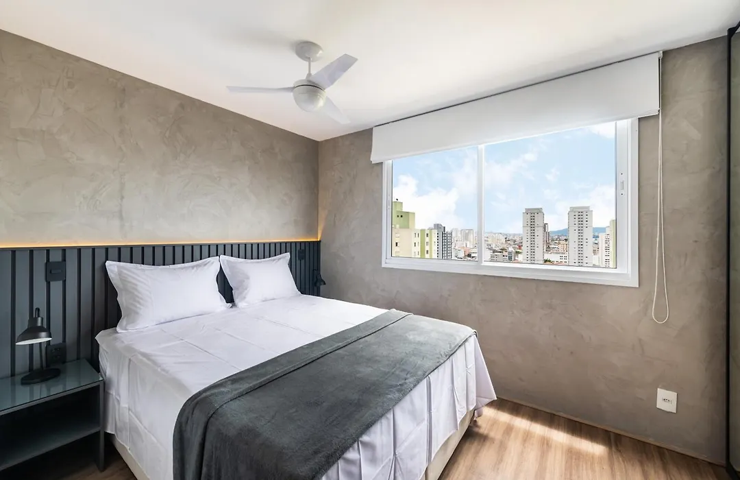 BHaus Moov Brás - Cama Queen - 16o andar - Sem Vaga de Garagem - Piscina - Academia - Lavanderia - Recepção 24h - Próximo ao metrô-1