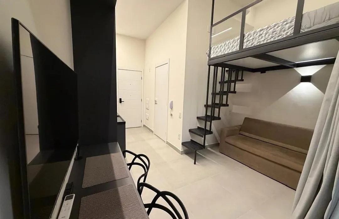 Haus Mitre 370-1