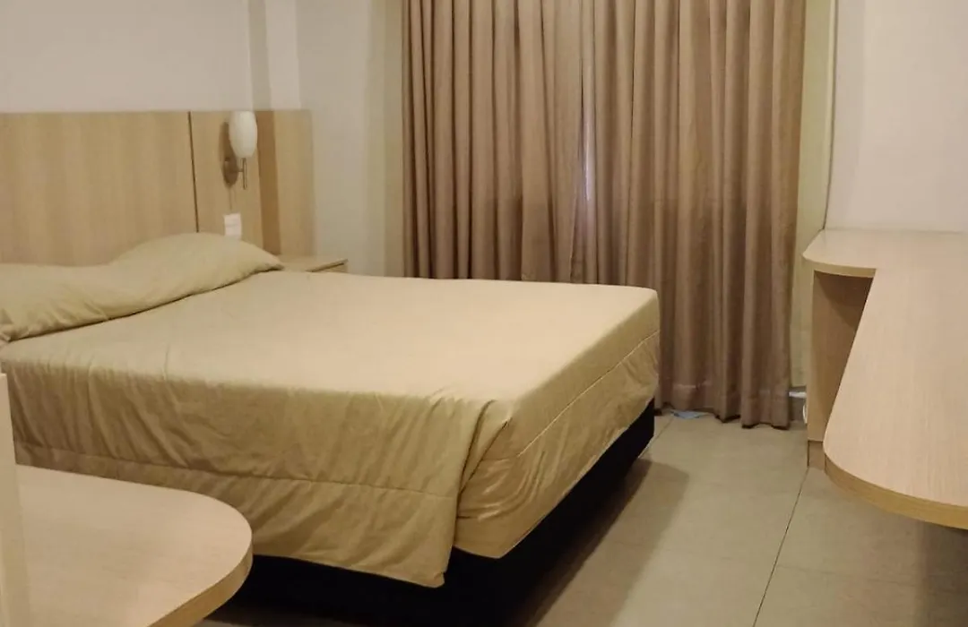 Hotel Lugus-1