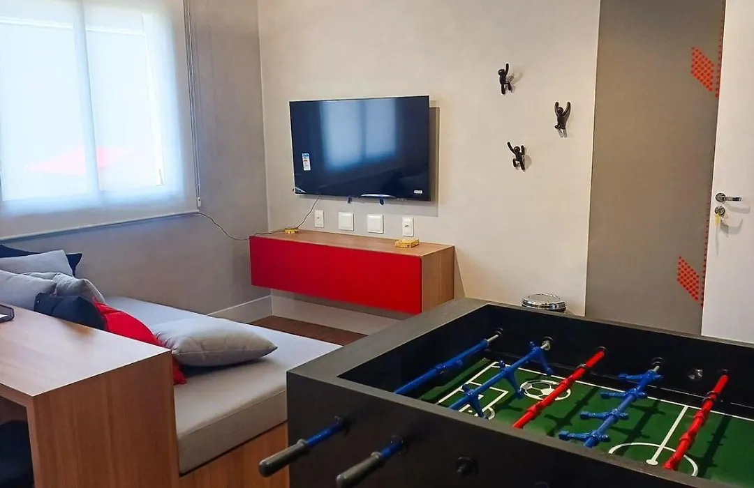 2 Bedroom Property In Building With Pool And Gym-1