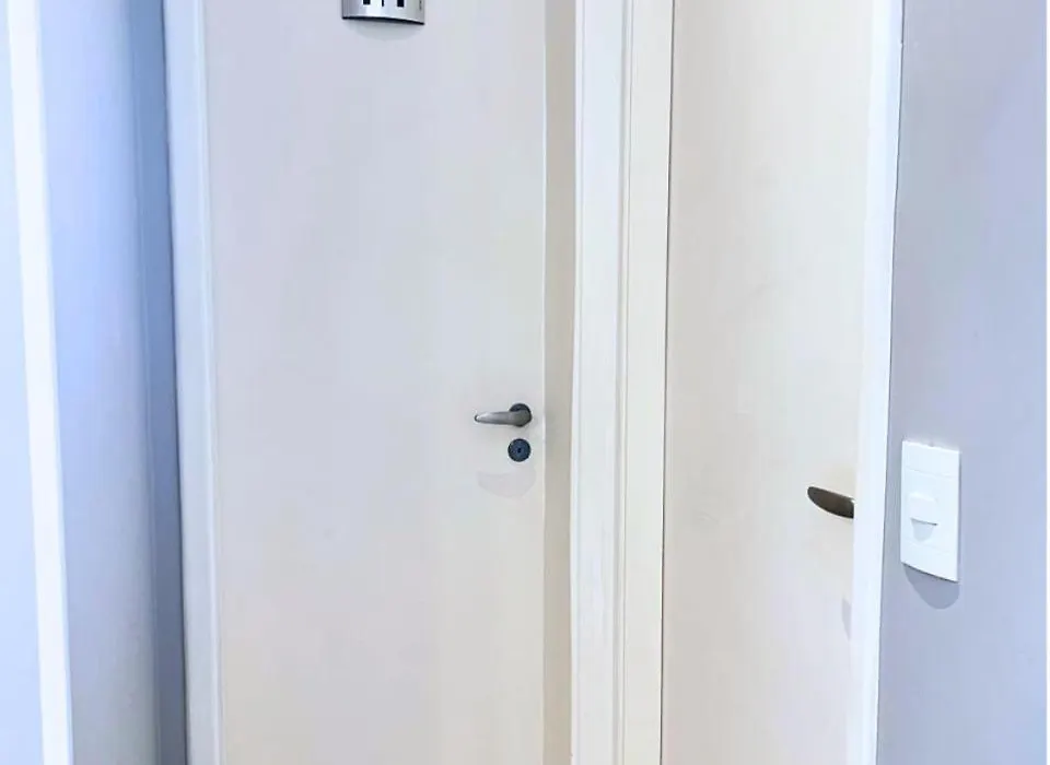 Apartamento Completo Business Comfort Home Office,Ar condicionado Quente e Frio, Estação de Trabalho, perto dos principais locais de eventos da zona sul, WiFi 500MB-1