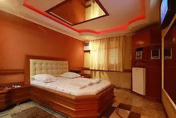 Delirius Motel (Adults Only)-1