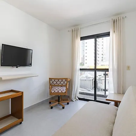 Apto 26 com Smart TV e WiFi VIVO fibra Columbia Resid ao lado Pamplona Shopping Jardins - São Paulo-3