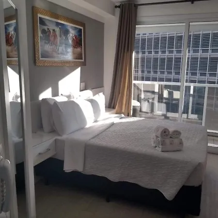 Studio Aconchego, próximo a Rua da Consolação, aos Metros República e Anhangabaú, com ar condicionado, piscina, academia, wifi e varanda-3