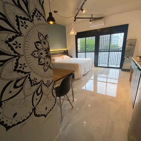 58 New Studio W/ Balcony, Fast Wifi And Movie Screen!-3