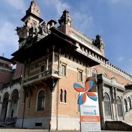 Apartamento para pessoas de família ou a negócio, Ap Grande 3 quartos no Brás próximo igreja Mundial,mercado municipal, 25 de março, templo Salomão, metro Dom Pedro ll, bancos, mercado e etc-3