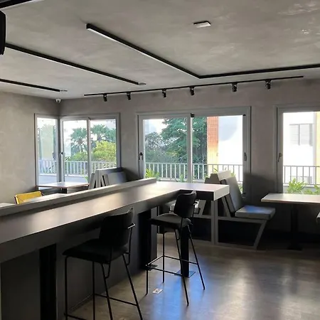 Studio Metro Brooklin 902-2