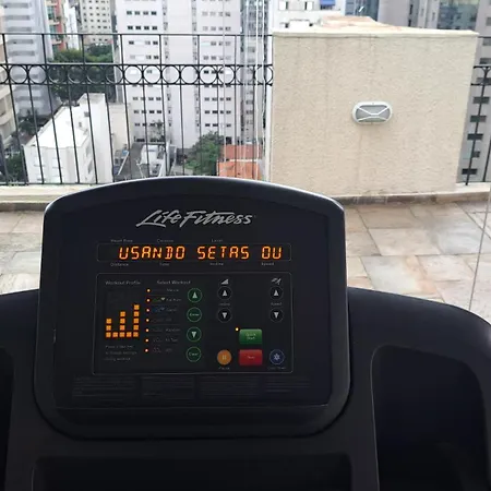 Flat Confortável - Academia - Piscina - Garagem - melhor localização do Itaim Bibi-2