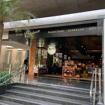 Studio na Paulista com vista para o MASP-2