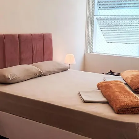 Oscar Freire, ao lado do HC, Garagem, Metrô na esquina-2