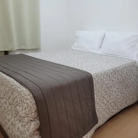 Flat Rua Haddock Lobo 867 com 2 Quartos e Sacada e Enxoval-3