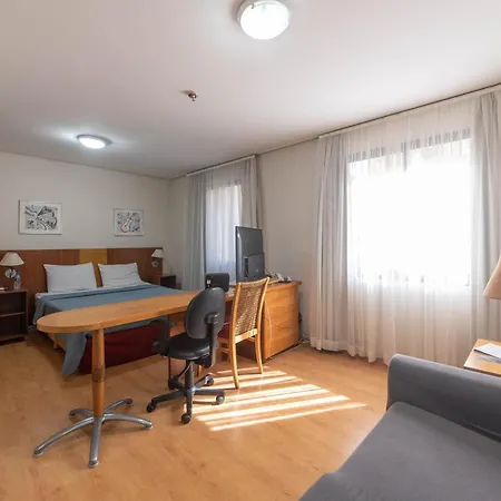 Charmoso Apartamento em Moema-3