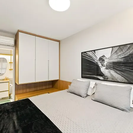 Apartamento Sensacional Novíssimo 67 mts e 2 quartos, para até 6 pessoas-2