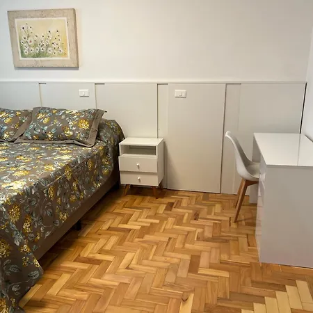 Pequeno apartamento metrô paraíso-3