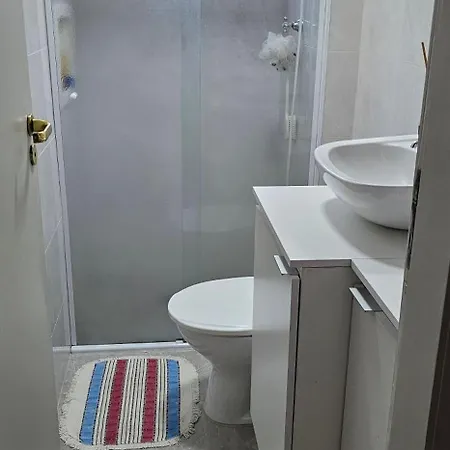 Quarto em Jabaquara para mulheres e casal-3