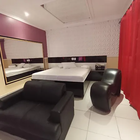 Free Way Motel (Adults Only)-2