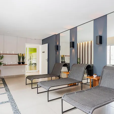 BHaus Morumbi IN Jardim Sul - Apartamento 50m2 com Varanda e Linda Vista 19o andar - Academia - Piscina - Lavanderia - Próximo ao Shopping Jardim Sul - Vaga de Garagem - Acomoda 2 adultos e 1 criança - in4-3