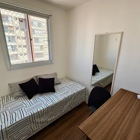 Apartamento aconchegante e moderno com varanda na Rua Guaicurus-3