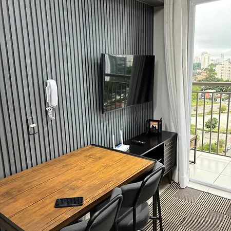 Belo Studio com suíte e varanda-3