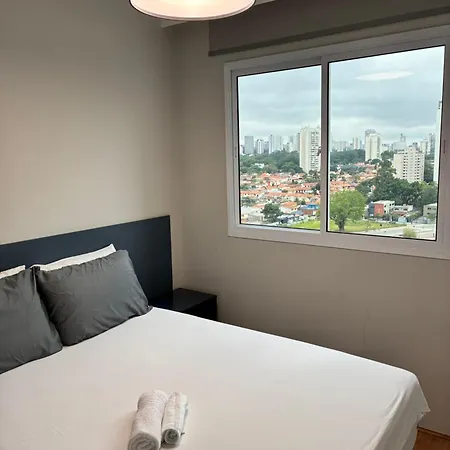 Belo Studio com suíte e varanda-2