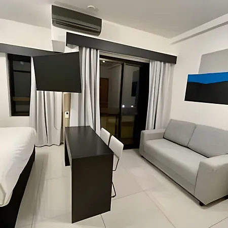 Flat no hotel Q. Paulista nos Jardins, com sacada!-3