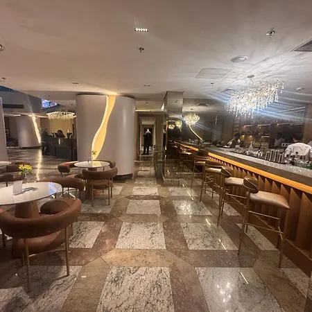 Hotel Wynd Bourbon Luxuoso lado Shop Ibirapuera Moema com garagem 842-3